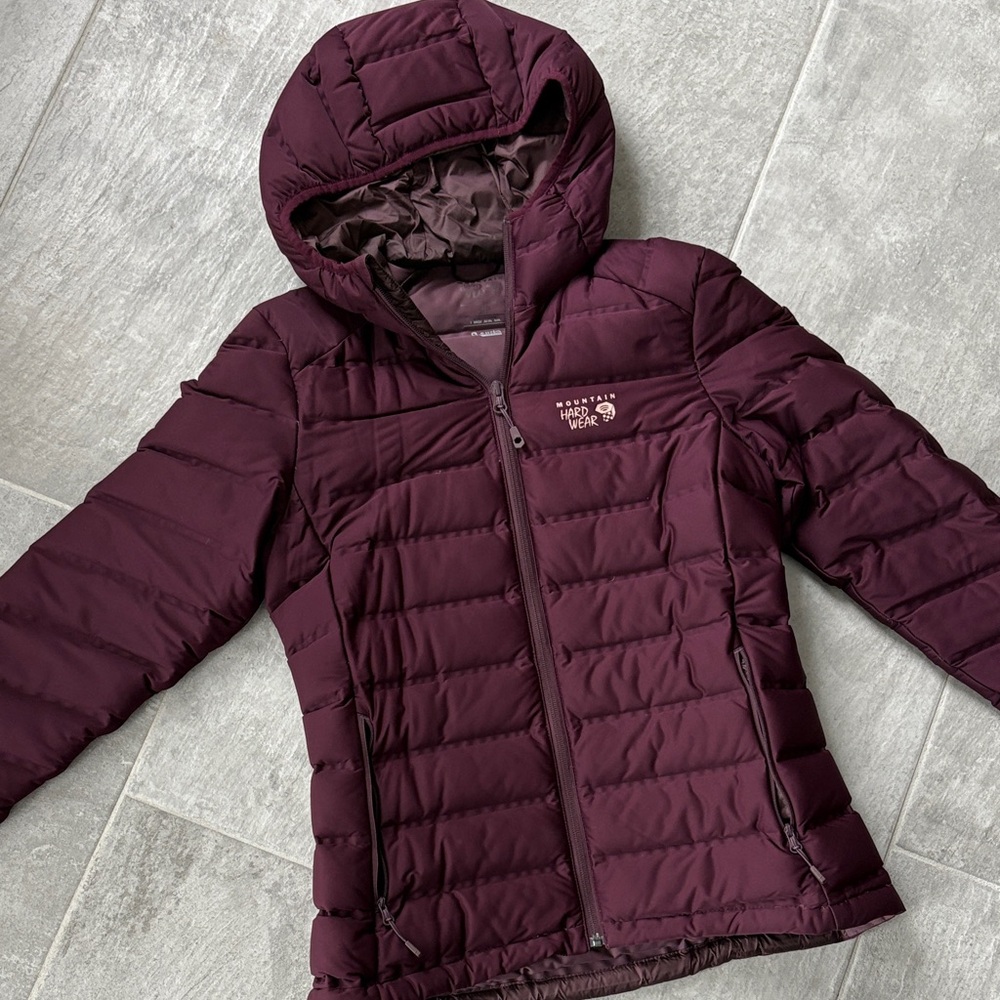 Mountain Hardwear Women’s Deep Burgundy Puffer Jacket